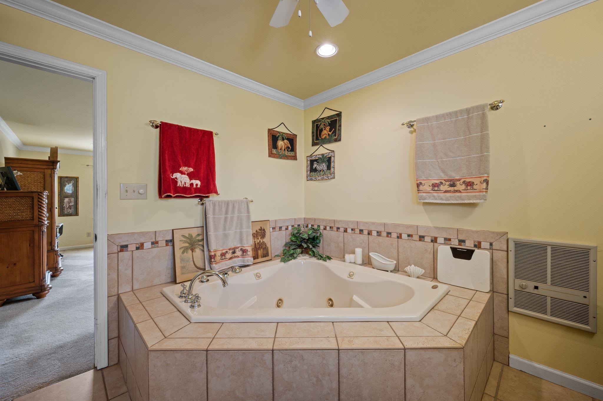 26418 Carondelette Drive Orange Beach, AL 36561 - Photo 26 of 48 Bathroom