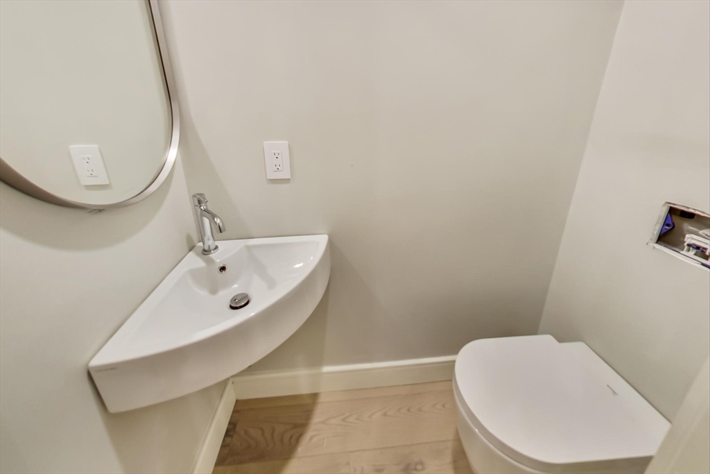 14 North Bennet Street, Unit 2 Boston, MA 02113 - Photo 5 of 11