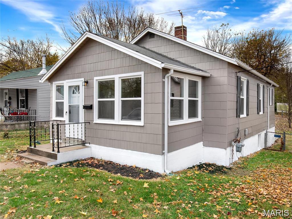 629 Decatur Street St. Charles, MO 63301 - Photo 1 of 3