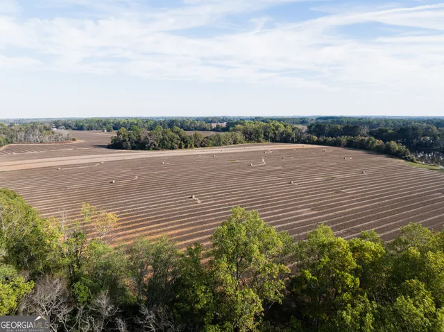 a view of a lake with houses
