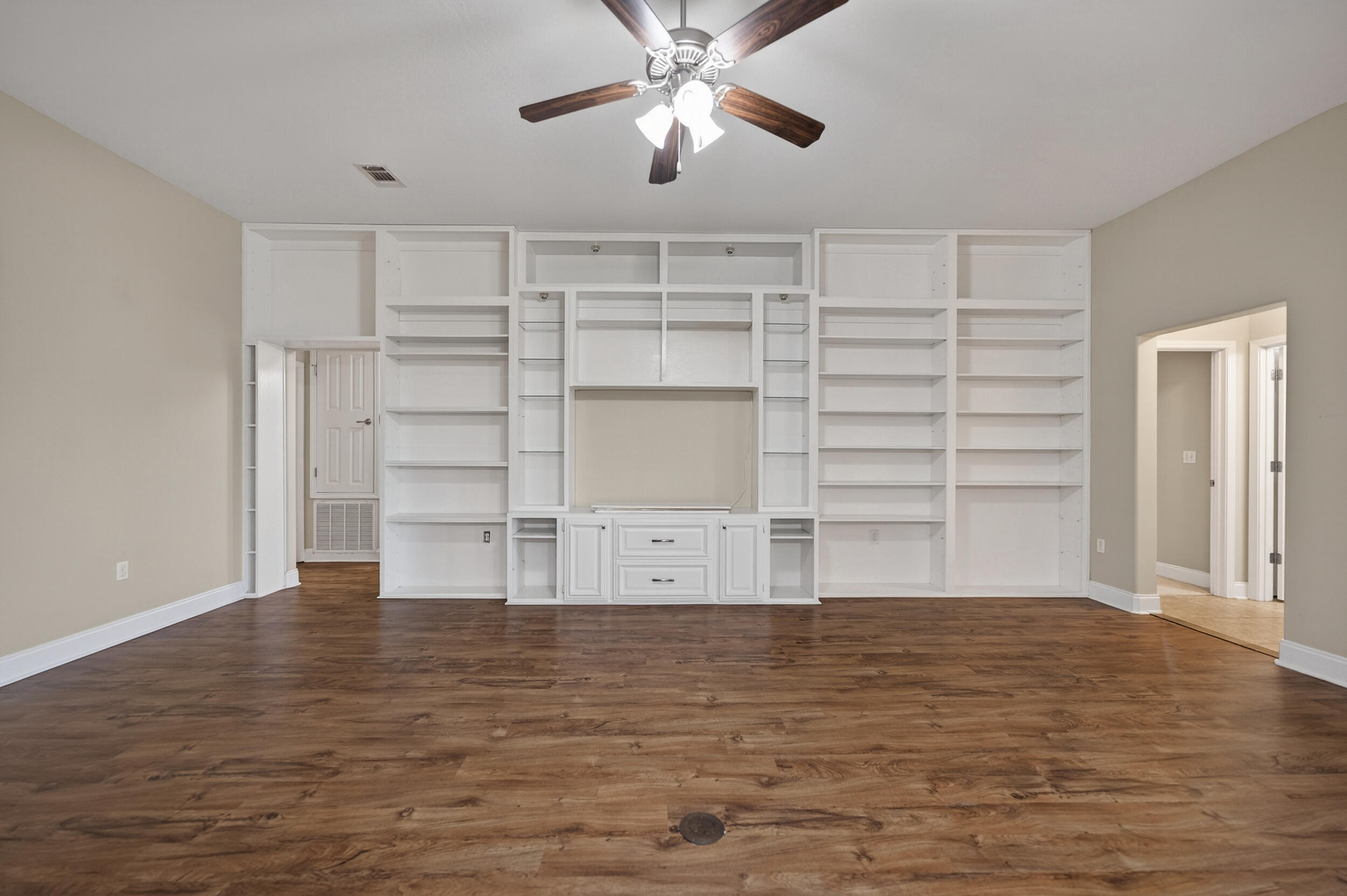 6210 Lapis Lane Crestview, FL 32539 - Photo 13 of 72 6210 lapis ln-crestview-14