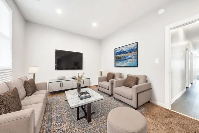 $399,999 | 4936 South Loomis Street, Chicago, IL 60609