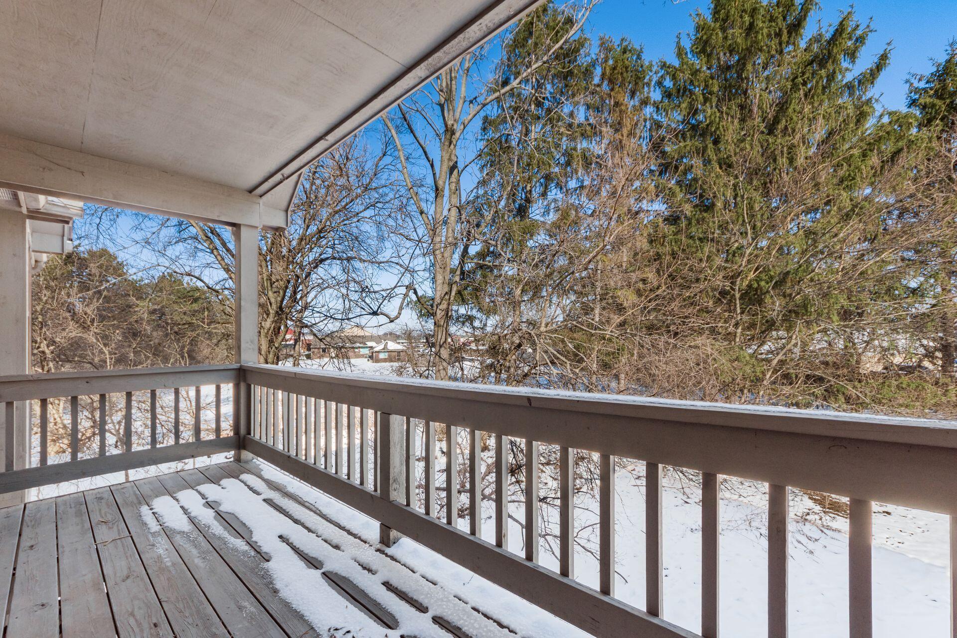 5322 Darlington Road, Unit D Columbus, OH 43220 - Photo 21 of 26 Balcony & Covered Deck