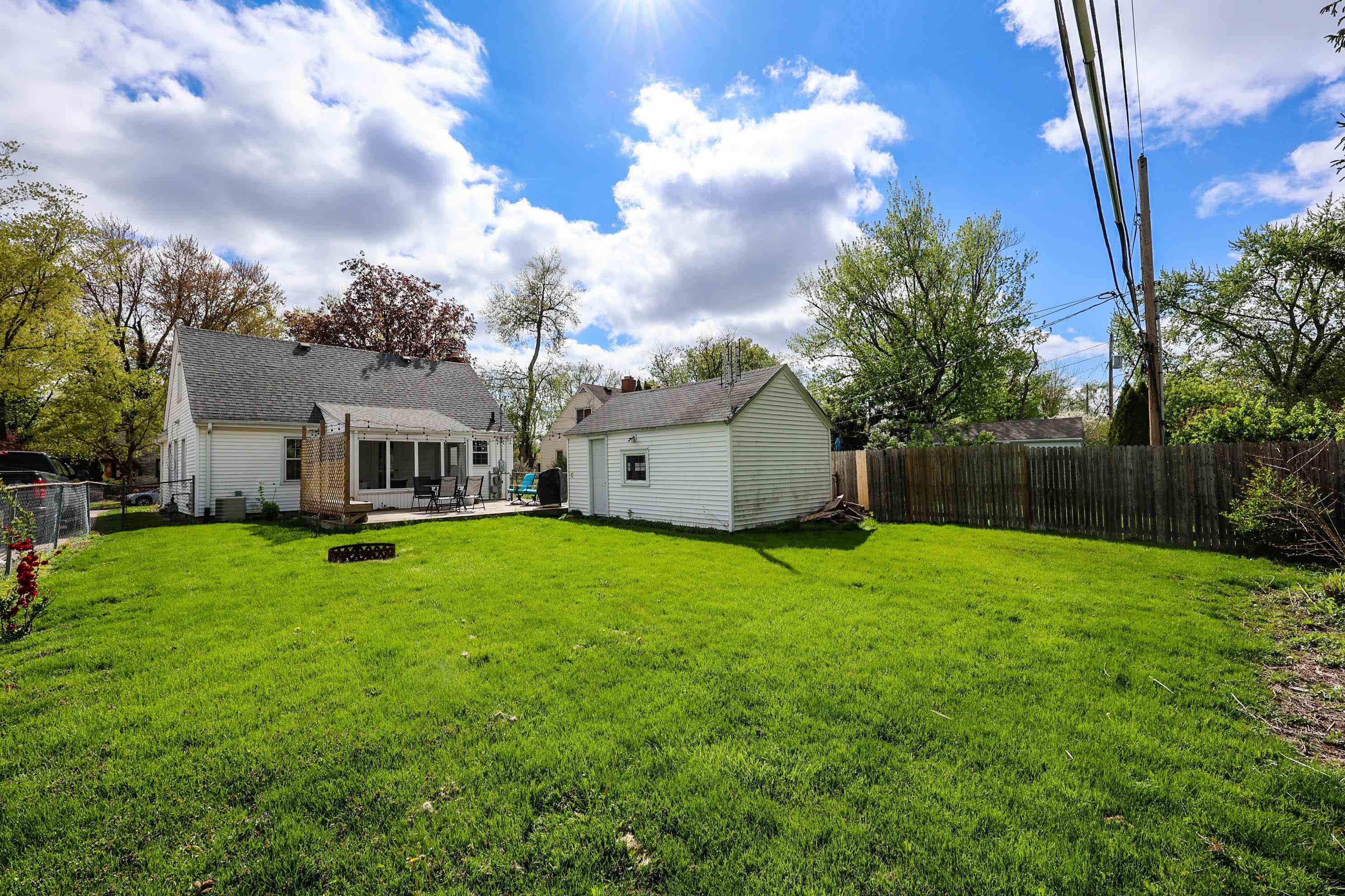 2330 Opechee Way Fort Wayne, IN 46809 - Photo 3 of 23