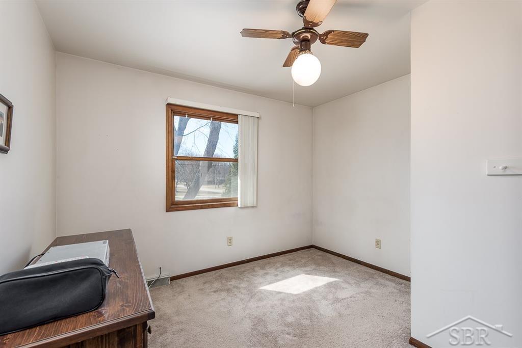 4885 West Bis Road Midland, MI 48642 - Photo 18 of 26 31376554-17.JPG