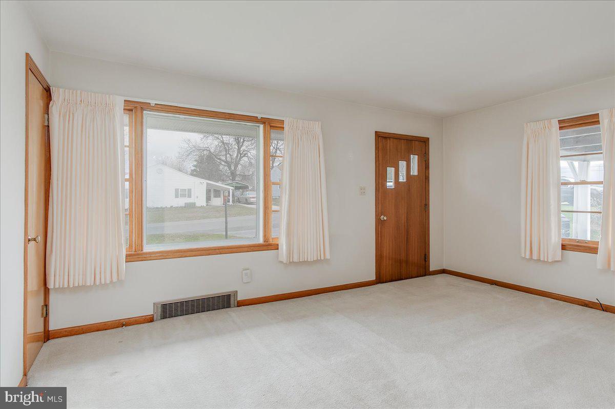 11330 Manse Road Hagerstown, MD 21740 - Photo 6 of 25 Gallery Image 6