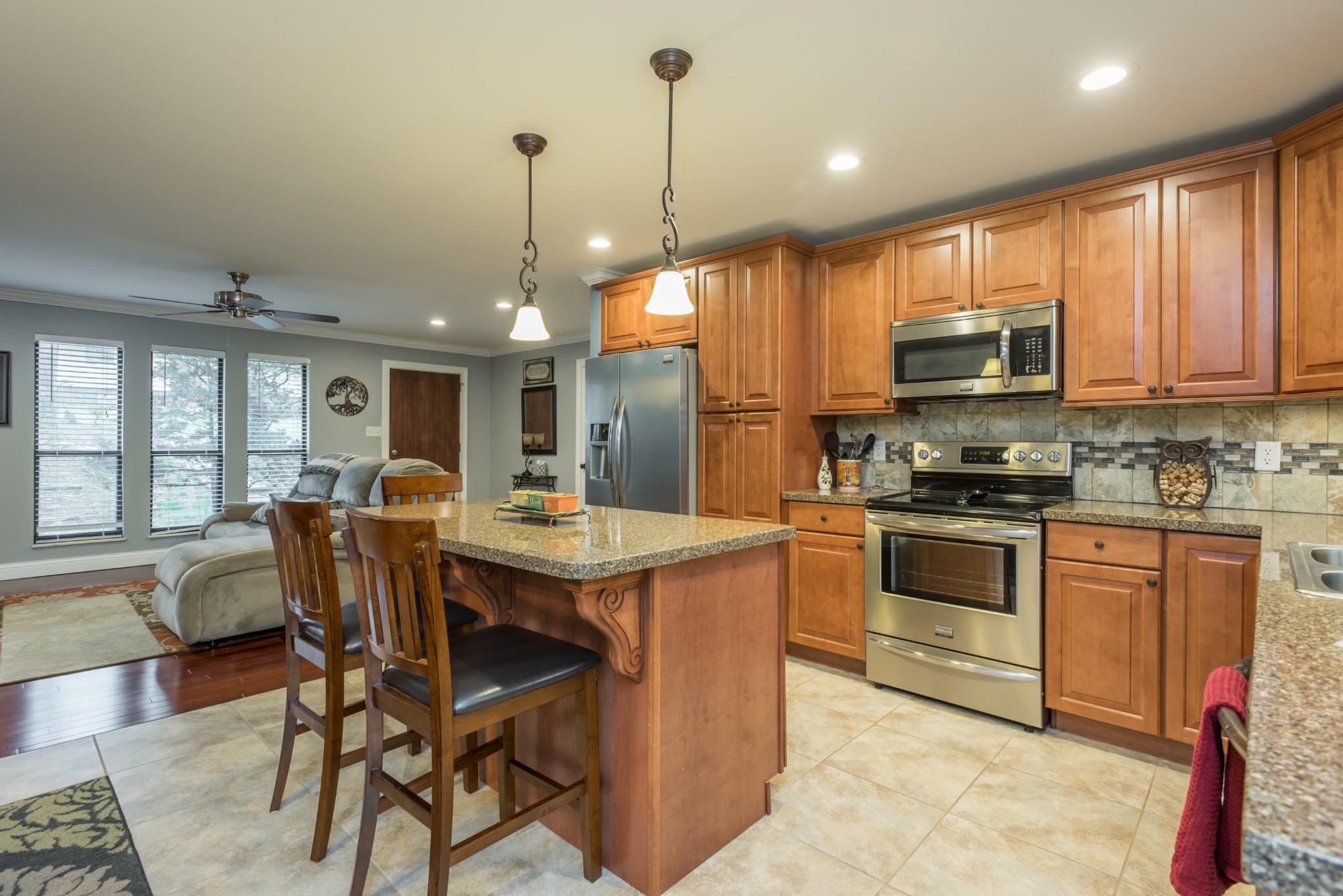 817 Sanders Road Northwest Knoxville, TN 37923 - Photo 7 of 40 Gallery Image 7
