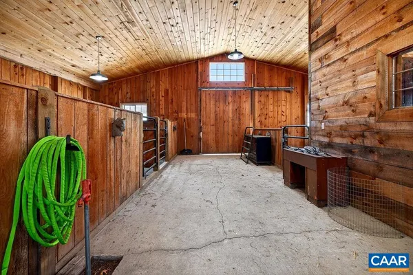 $1,295,000 | 142 Mt Ida Lane, Staunton, VA 24401