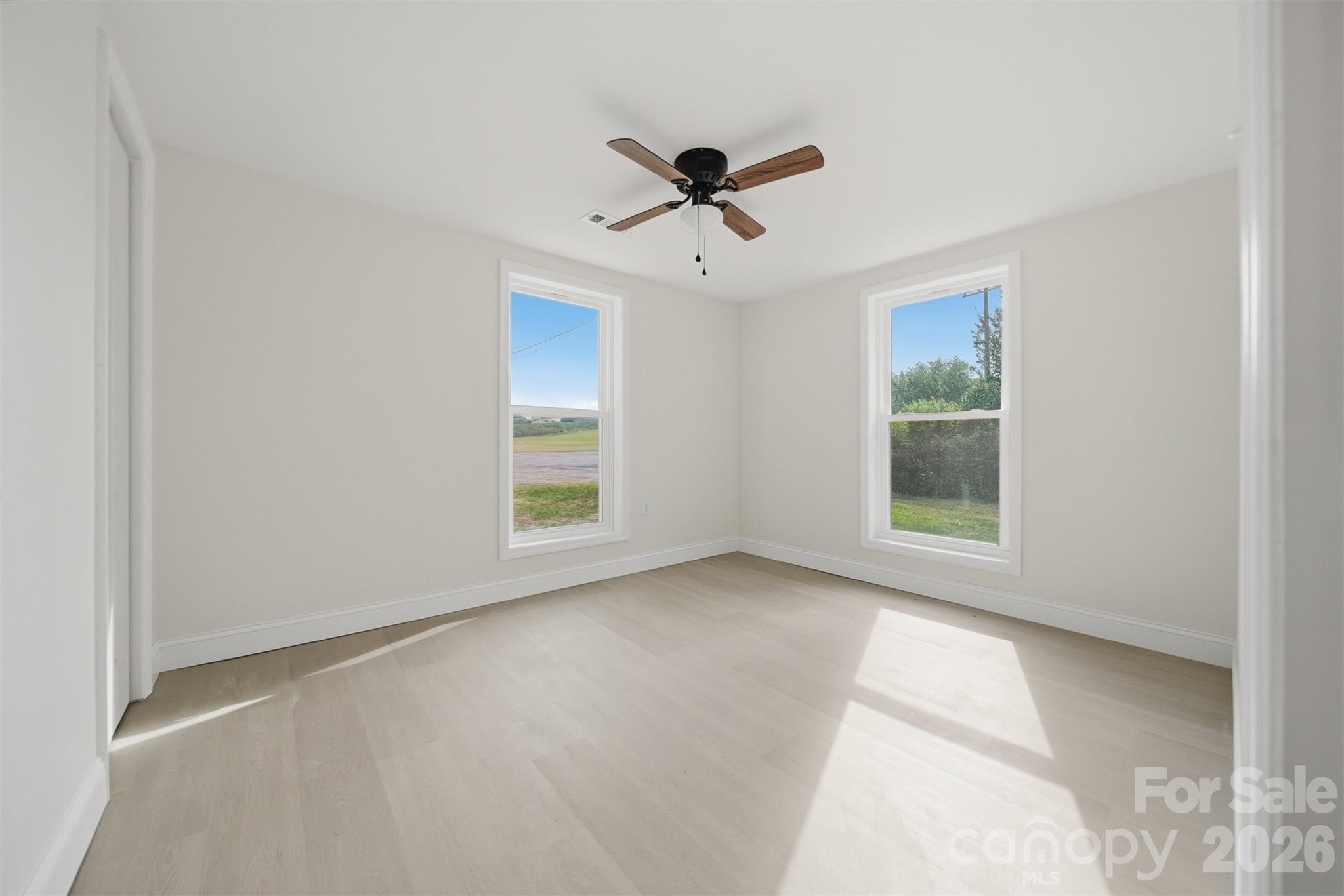 218 33rd Street Southwest Hickory, NC 28602 - Photo 14 of 26