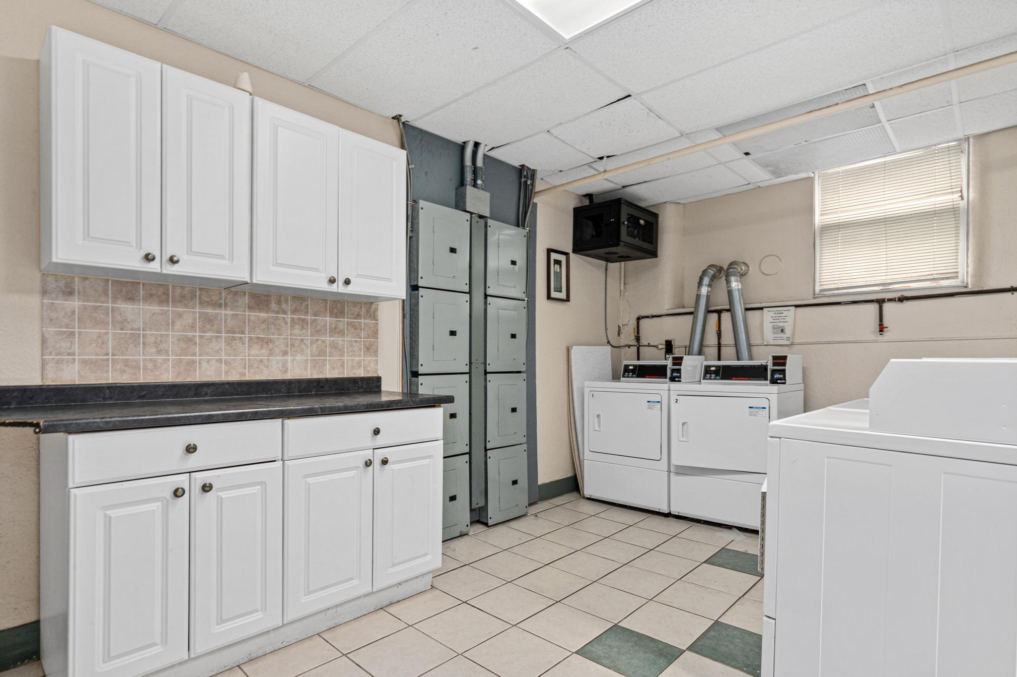 1820 1st Avenue South, Unit 208 Minneapolis, MN 55403 - Photo 14 of 15