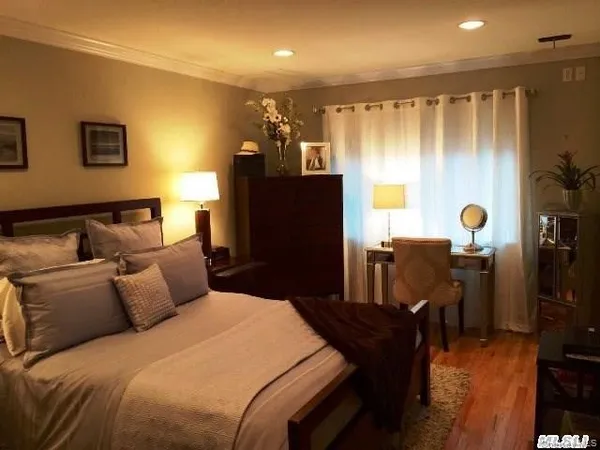 $4,300 | 84 Pacific Boulevard, Long Beach, NY 11561