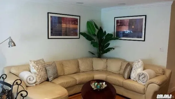 $4,300 | 84 Pacific Boulevard, Long Beach, NY 11561