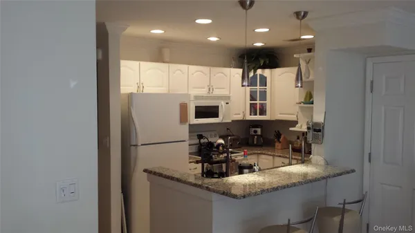 $4,300 | 84 Pacific Boulevard, Long Beach, NY 11561