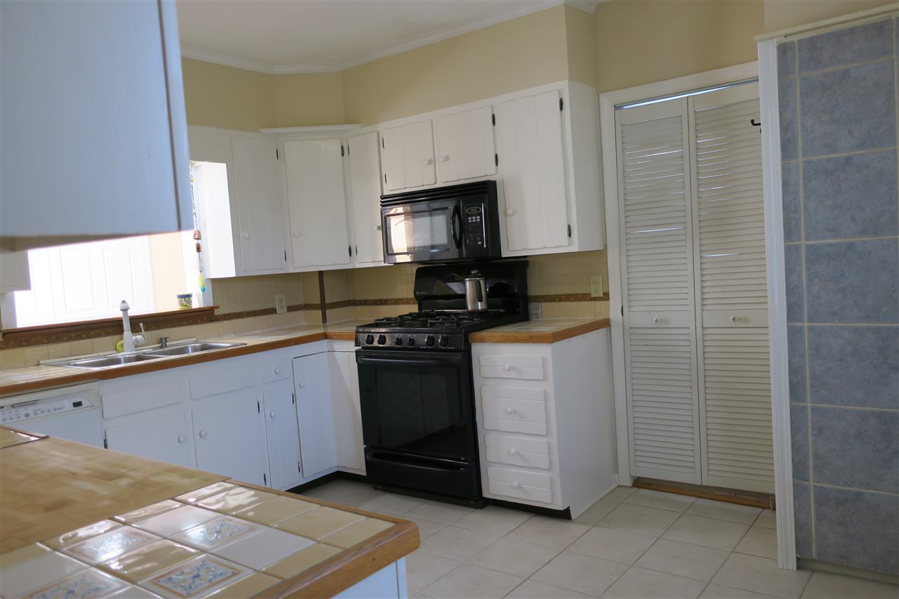 96 Main Street, Unit 2 Exeter, NH 03833 - Photo 3 of 27 Gallery Image 3