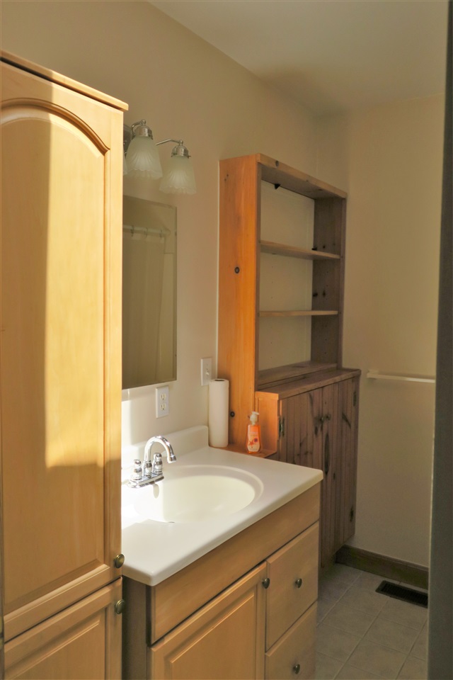 96 Main Street, Unit 2 Exeter, NH 03833 - Photo 5 of 27 Gallery Image 5