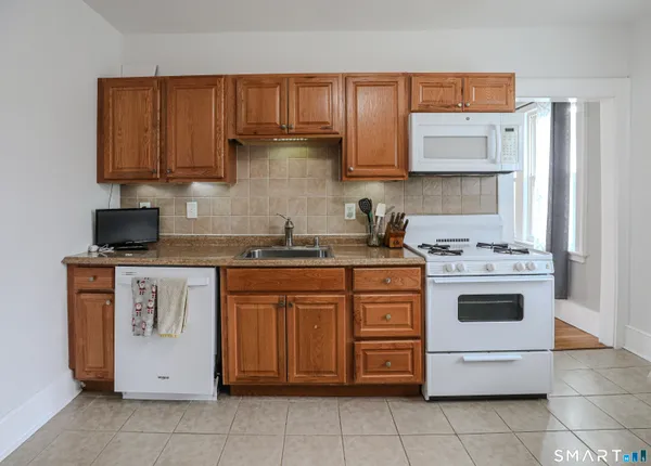 $1,550 | Undisclosed Address, New Britain, CT 06052