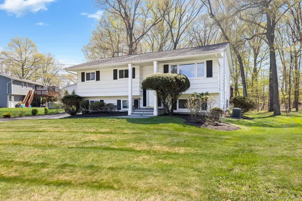 $769,000 | 26 Spruce Lane, West Nyack, NY 10994