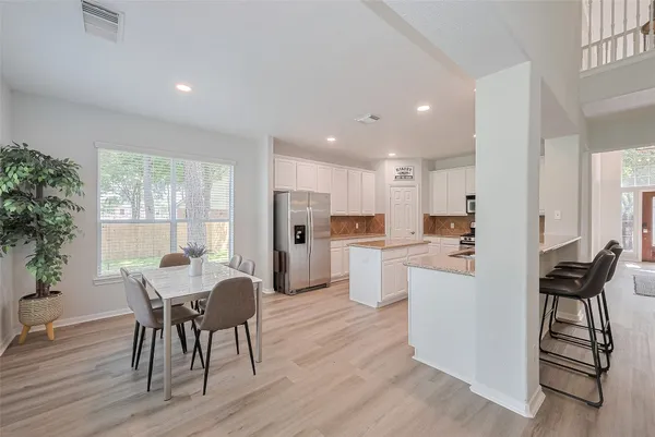 $4,250 | 14 Sprite Woods Place, The Woodlands, TX 77382