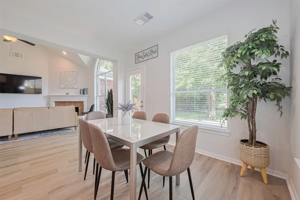 $4,250 | 14 Sprite Woods Place, The Woodlands, TX 77382