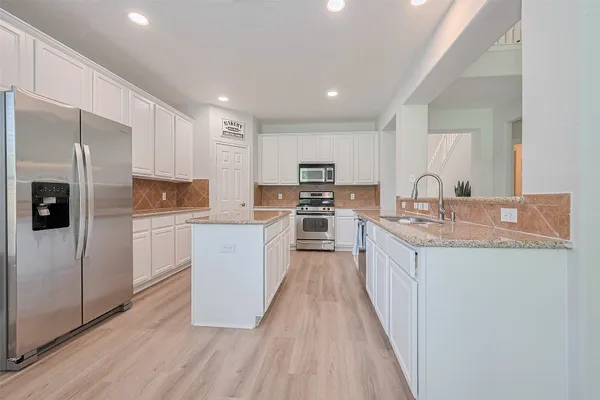 $4,250 | 14 Sprite Woods Place, The Woodlands, TX 77382