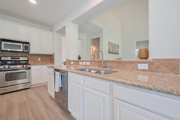 $4,250 | 14 Sprite Woods Place, The Woodlands, TX 77382