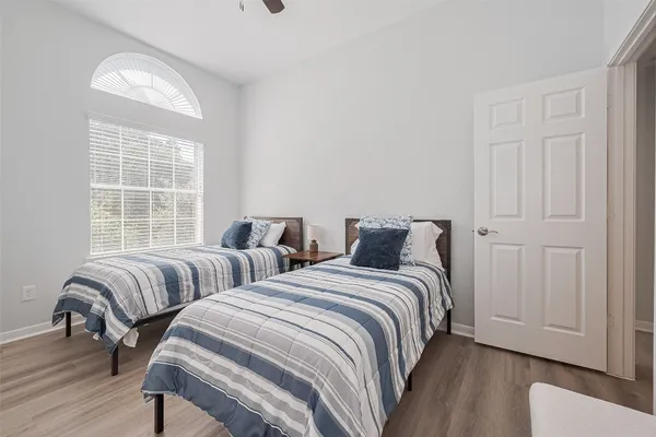 $4,250 | 14 Sprite Woods Place, The Woodlands, TX 77382