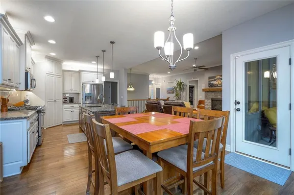 $579,900 | 952 East 121st Place, Olathe, KS 66061