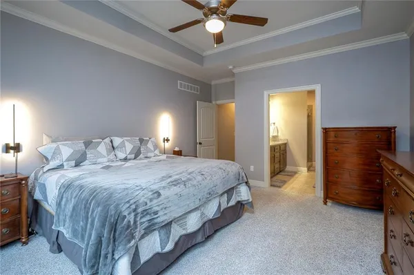 $579,900 | 952 East 121st Place, Olathe, KS 66061