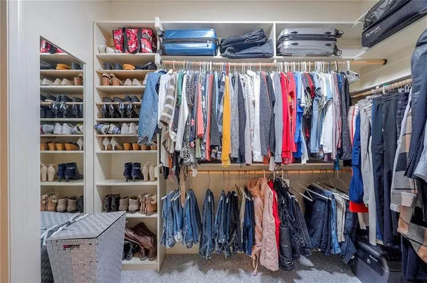 $579,900 | 952 East 121st Place, Olathe, KS 66061