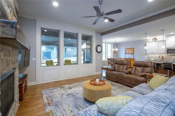 $579,900 | 952 East 121st Place, Olathe, KS 66061