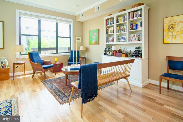 2456 Ontario Road Northwest, Unit 4 Washington, DC 20009 - Photo 14 of 30 Living Room