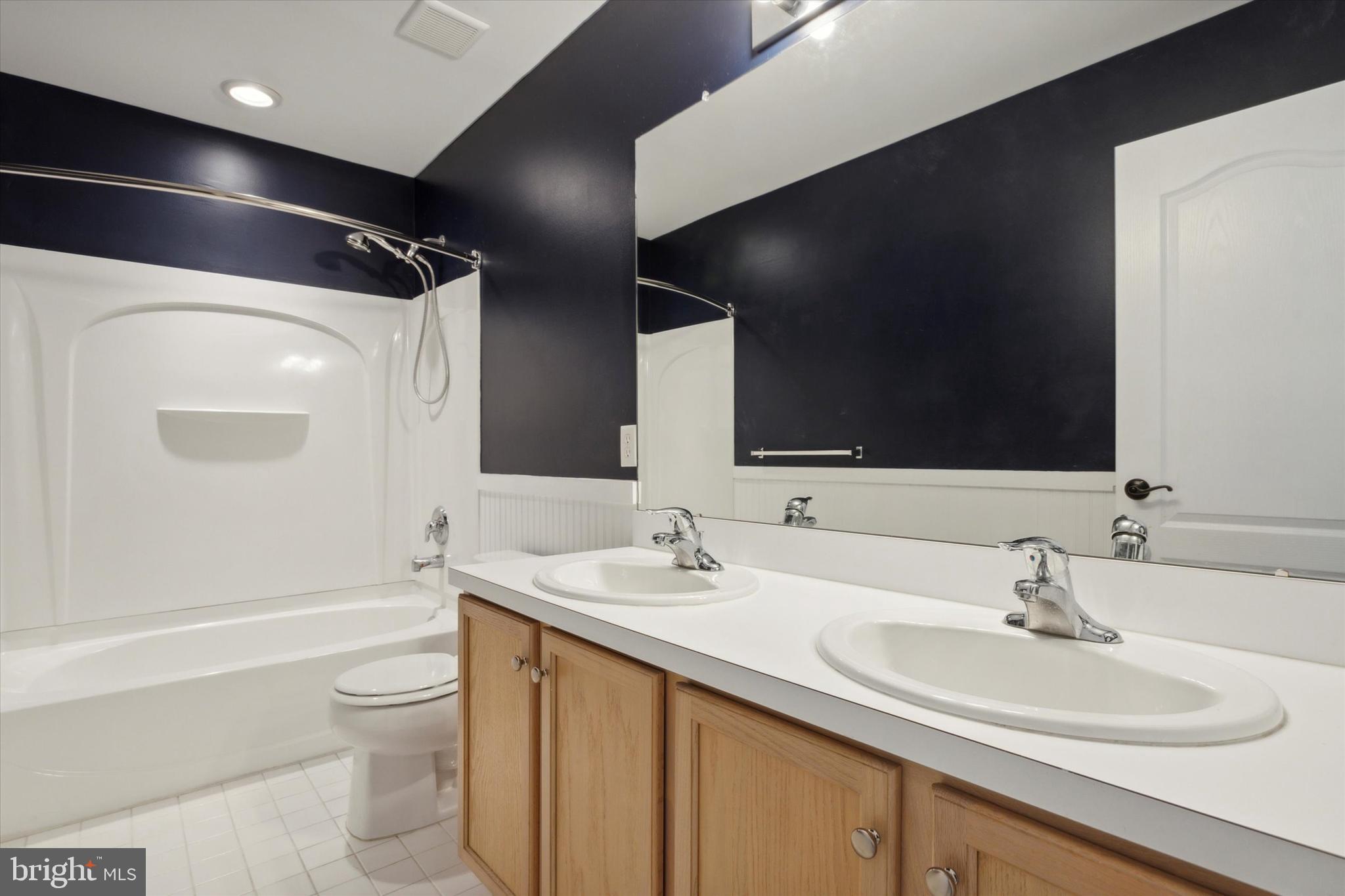 913 Denston Road Thorofare, NJ 08086 - Photo 16 of 25