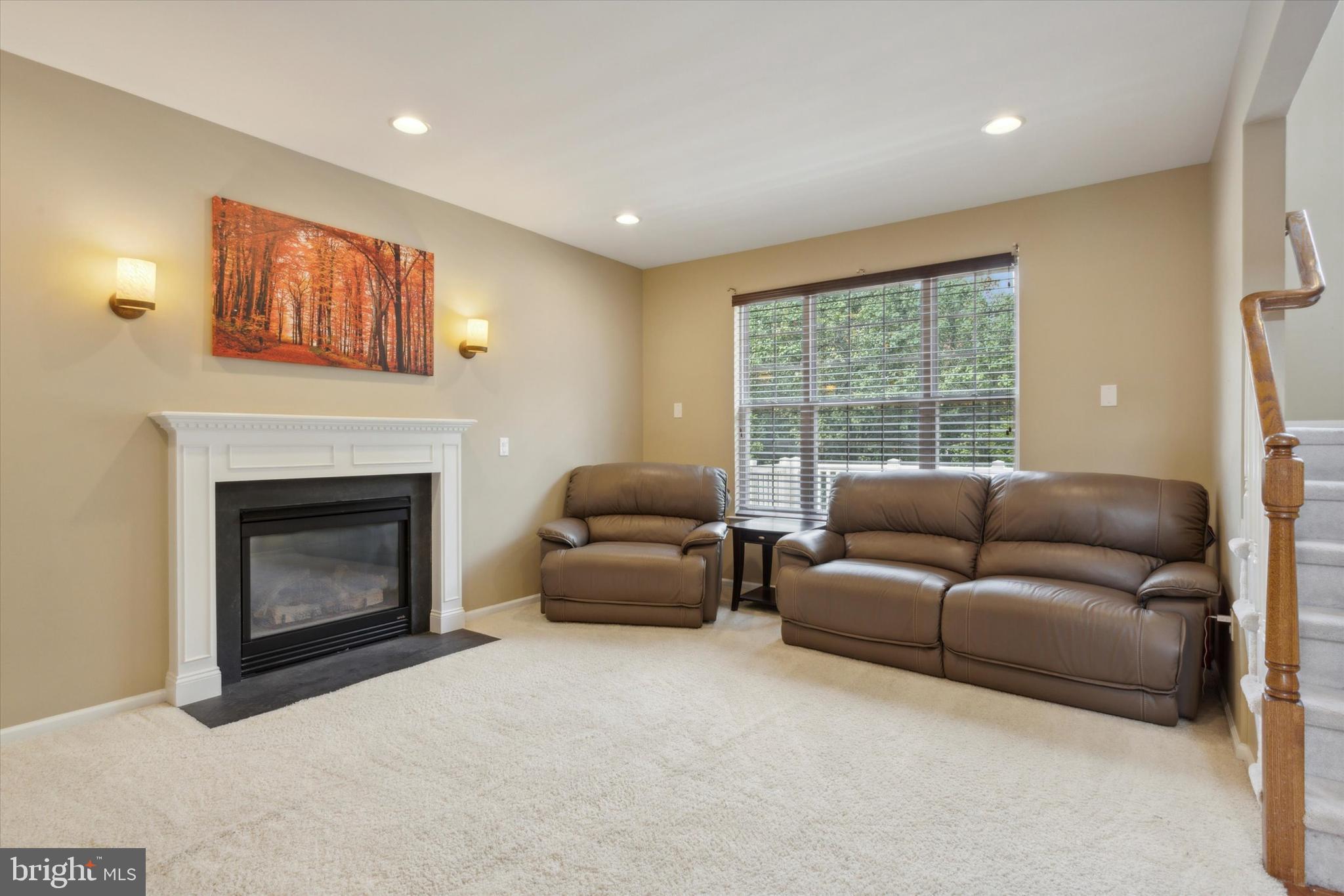 913 Denston Road Thorofare, NJ 08086 - Photo 4 of 25