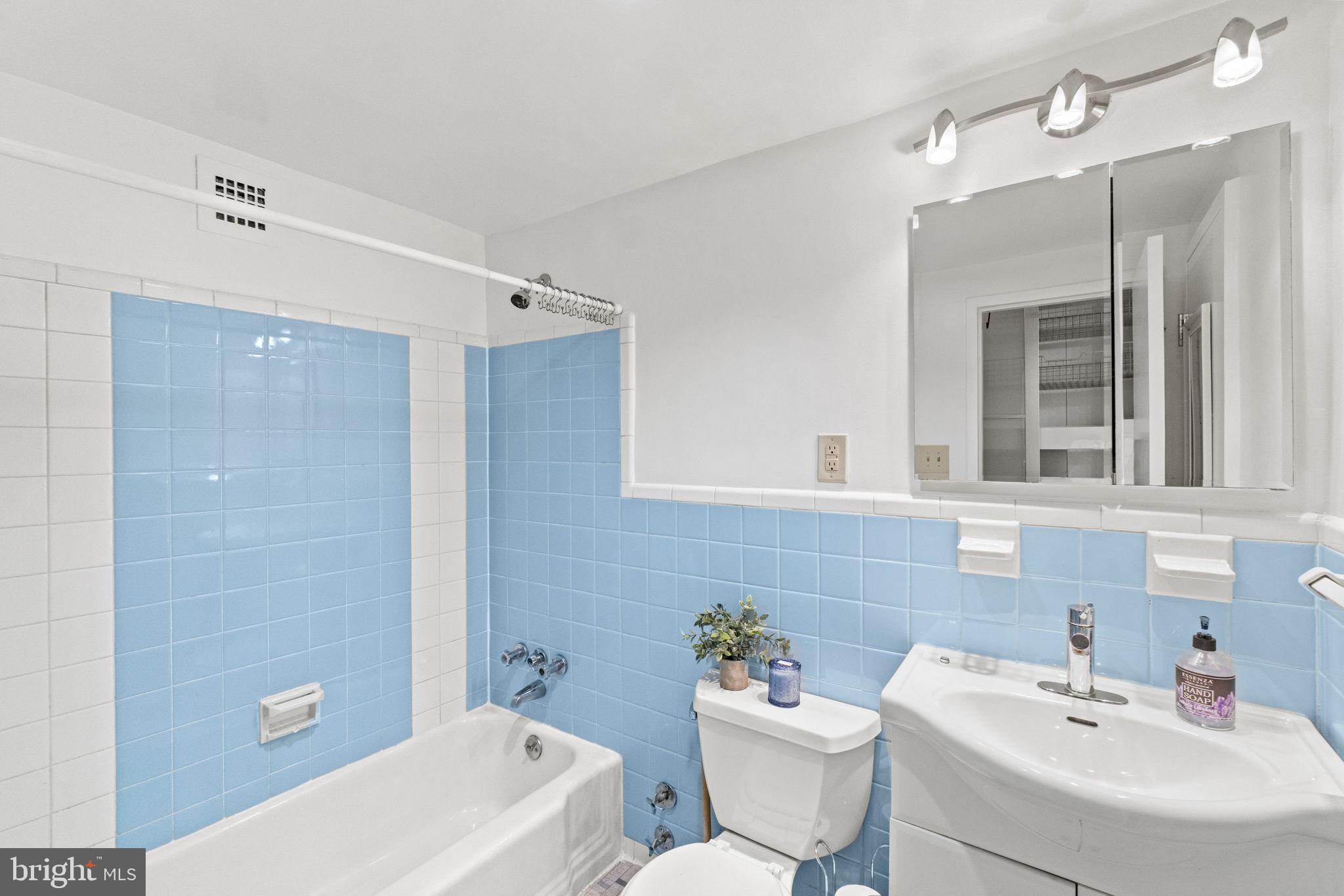 2710 Macomb Street Northwest, Unit 302 Washington, DC 20008 - Photo 13 of 19