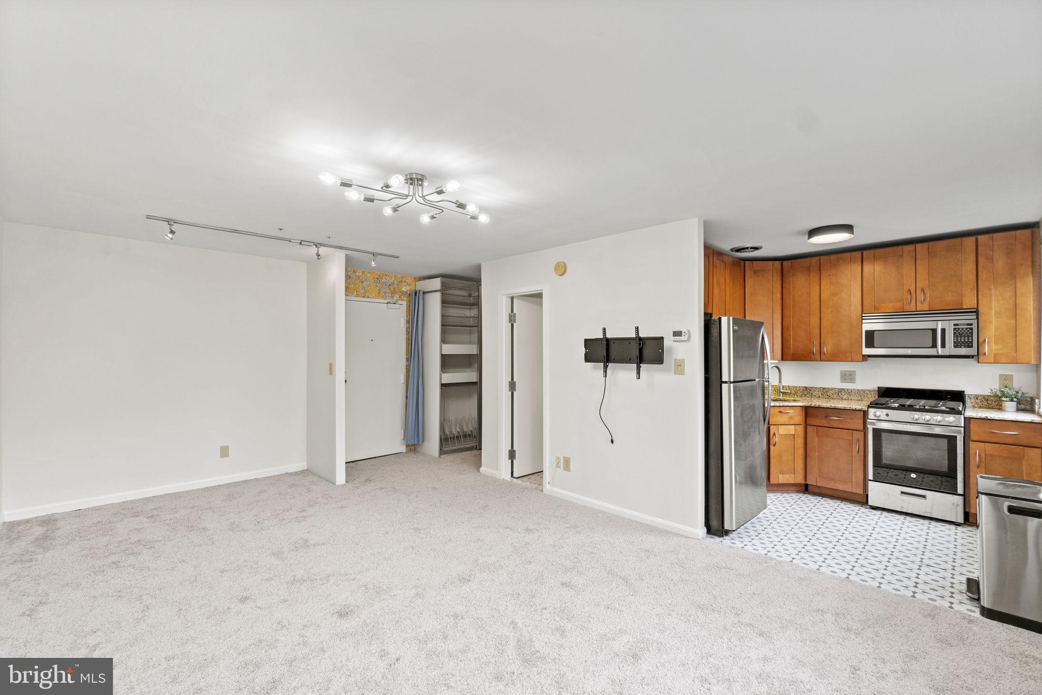 2710 Macomb Street Northwest, Unit 302 Washington, DC 20008 - Photo 6 of 19