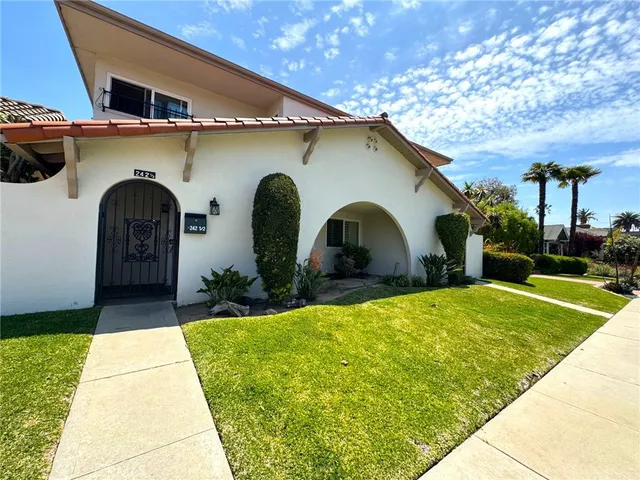 a front view of house with yard