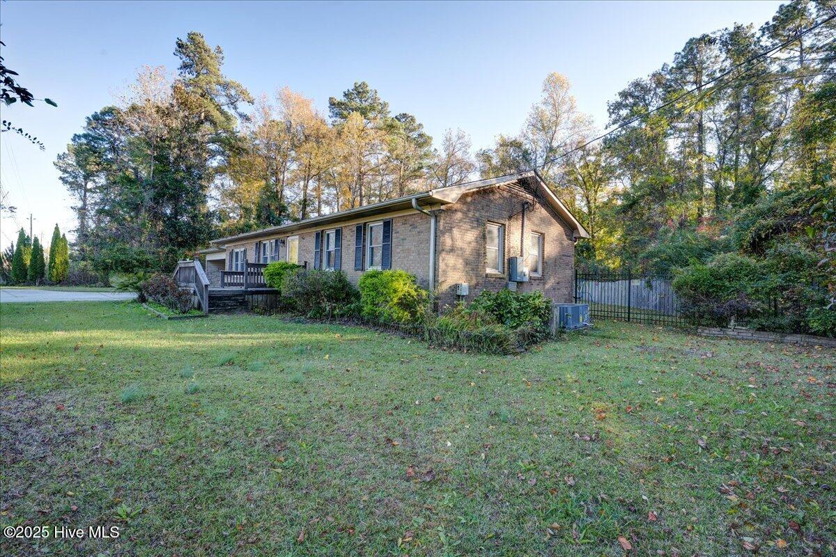 707 Clermont Road New Bern, NC 28560 - Photo 3 of 34 707 Clermont Road New Bern, NC