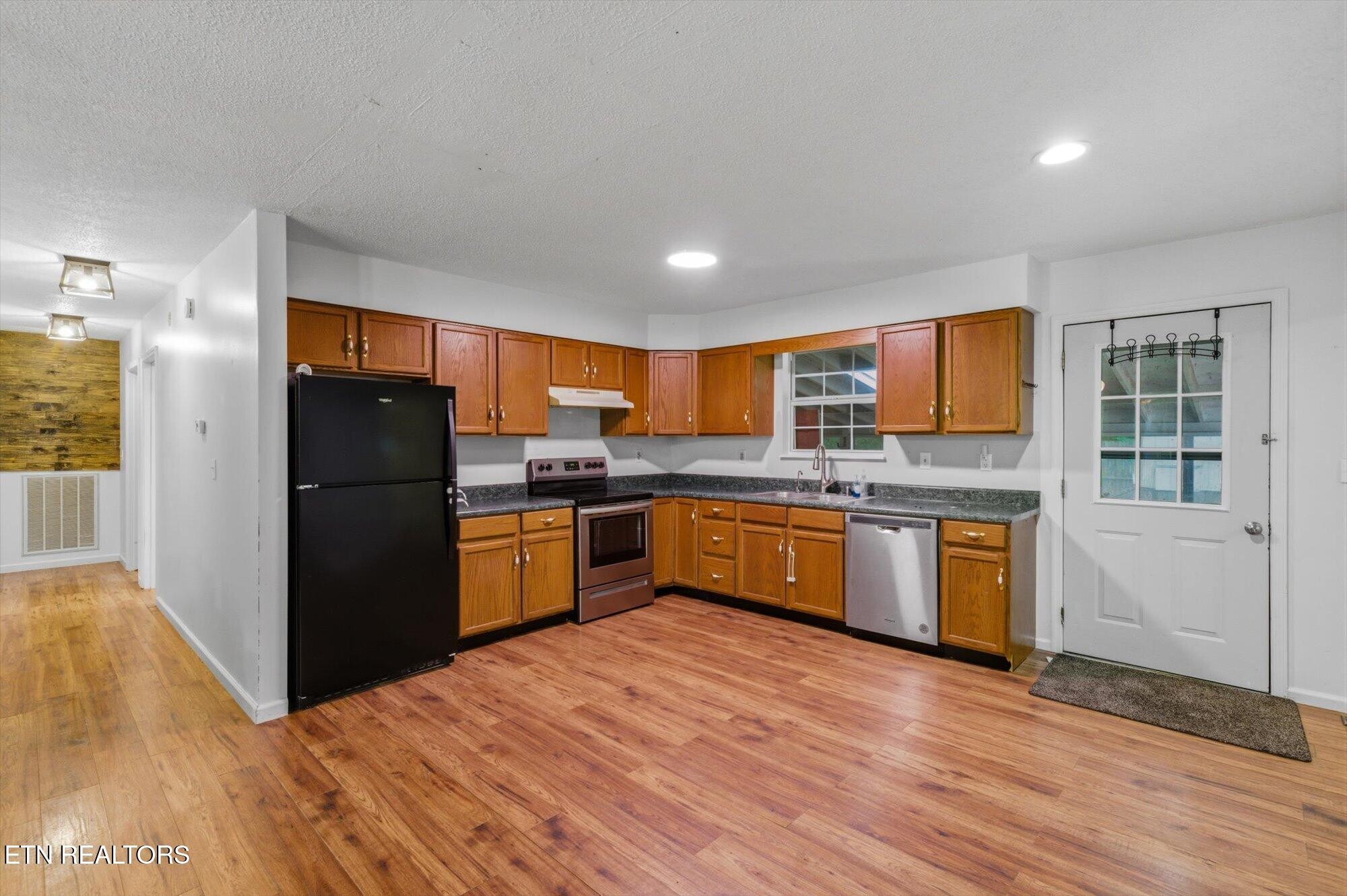 301 Wayman Road Madisonville, TN 37354 - Photo 9 of 41