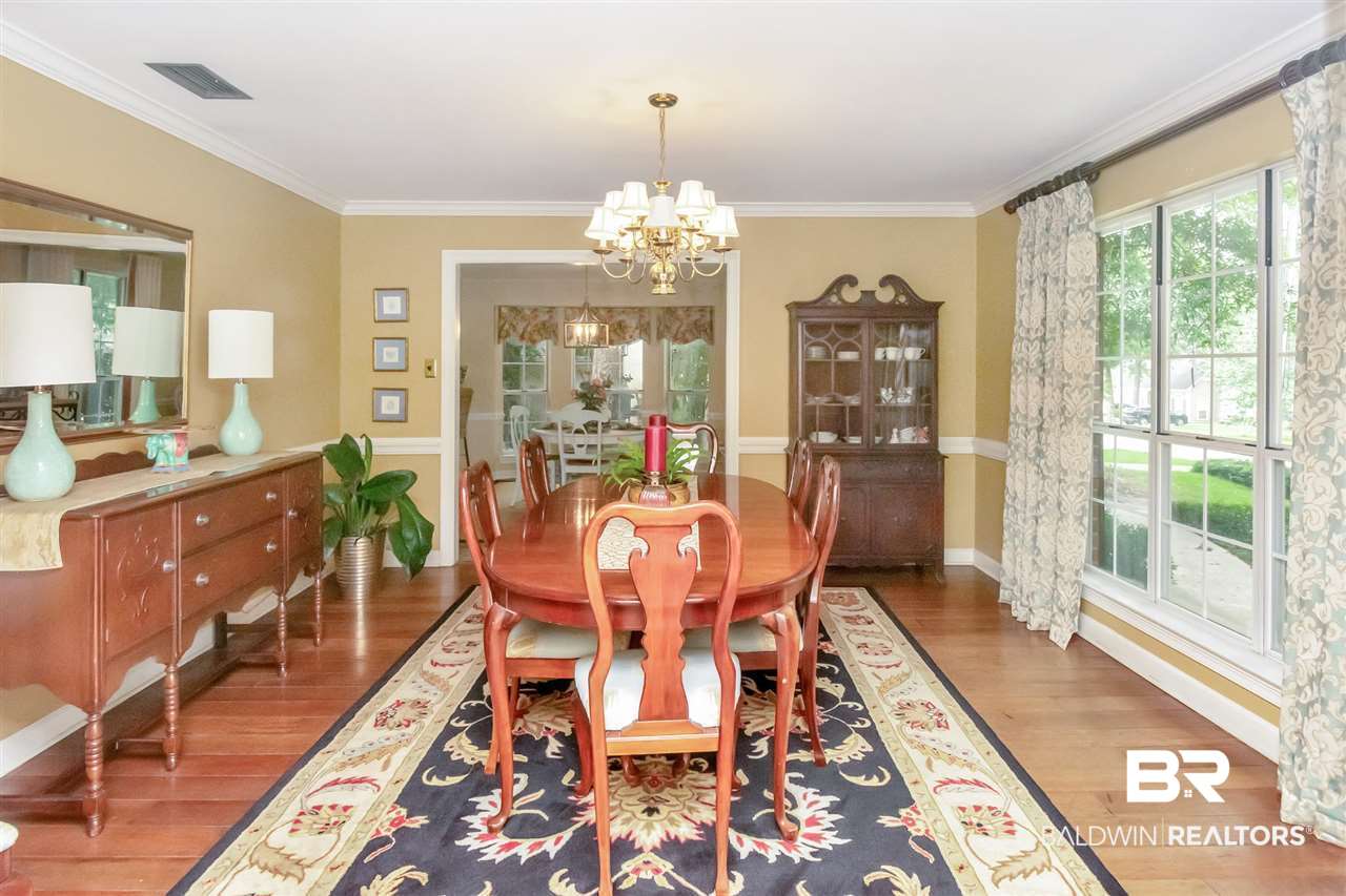907 Wesley Avenue Mobile, AL 36609 - Photo 5 of 36