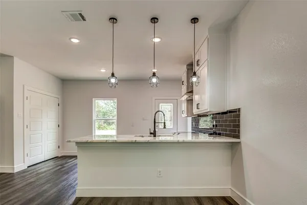 $2,100 | 2513 Quail Run Trail, Granbury, TX 76048