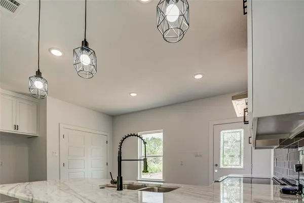 $2,100 | 2513 Quail Run Trail, Granbury, TX 76048