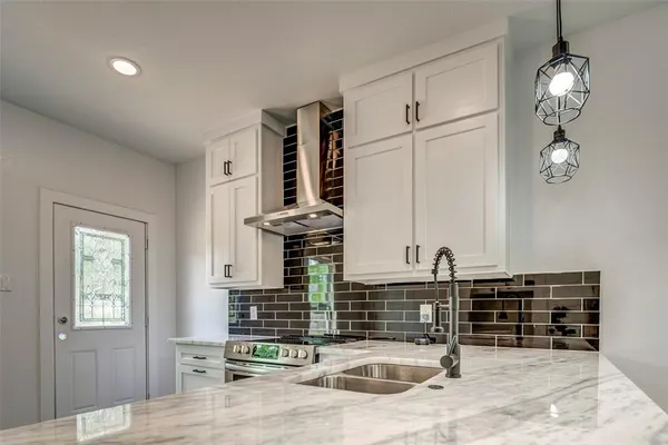 $2,100 | 2513 Quail Run Trail, Granbury, TX 76048