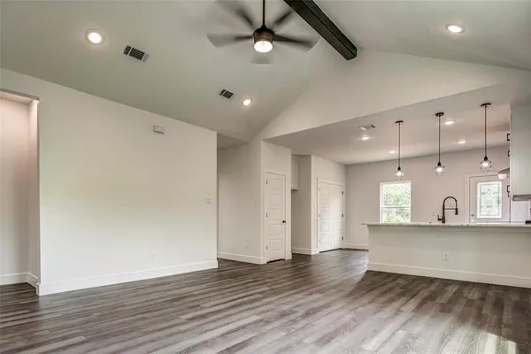 $2,100 | 2513 Quail Run Trail, Granbury, TX 76048