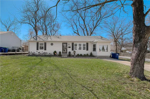 $299,900 | 11315 West 68th Street, Shawnee, KS 66203