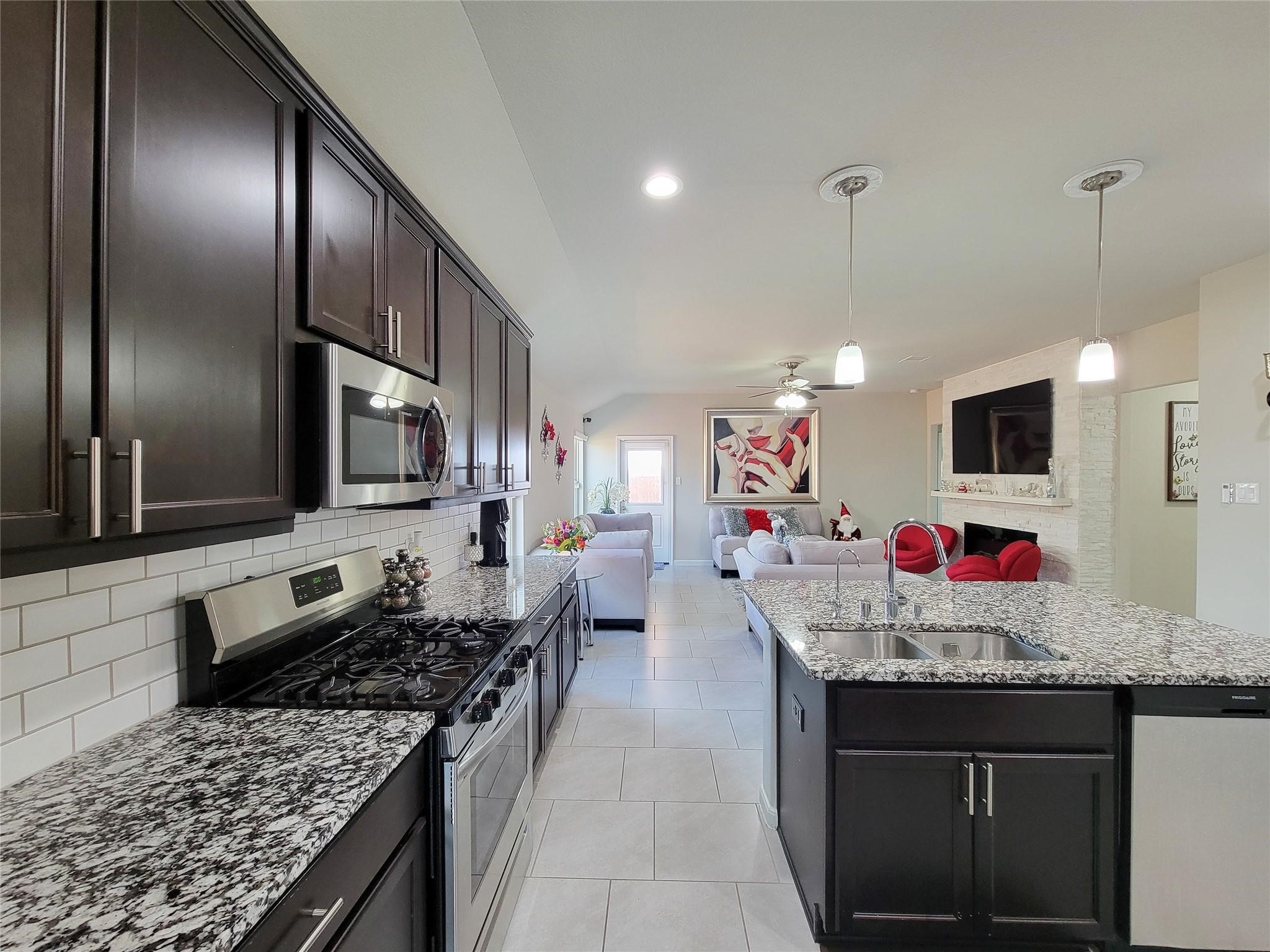 610 Autumn Flats Way Rosharon, TX 77583 - Photo 23 of 25