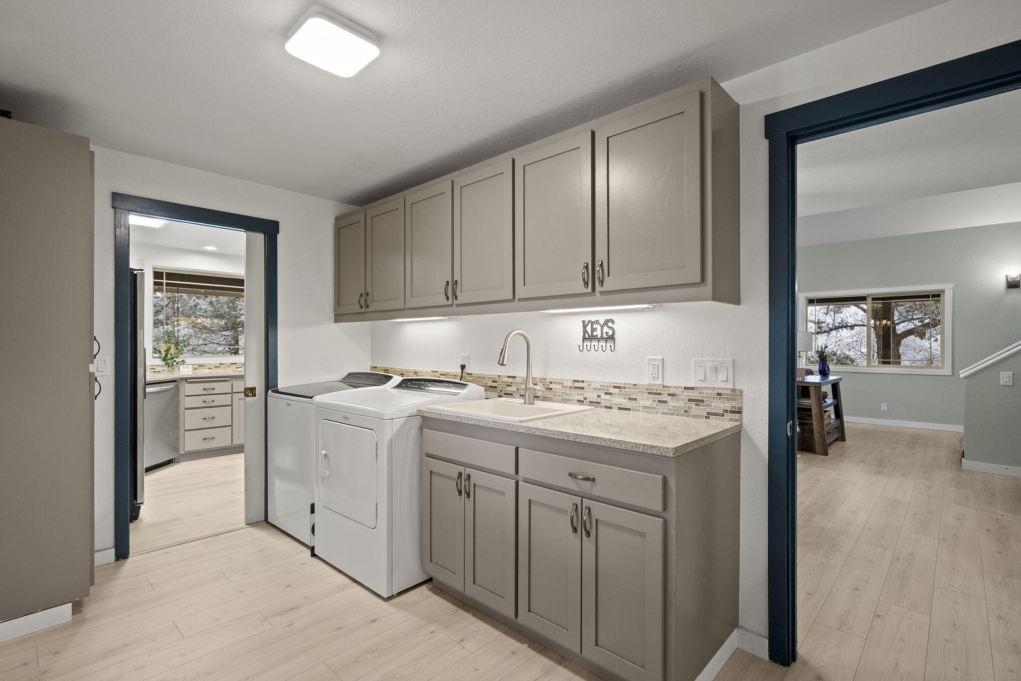 20275 Rogers Road Bend, OR 97703 - Photo 27 of 44 Gallery Image 27