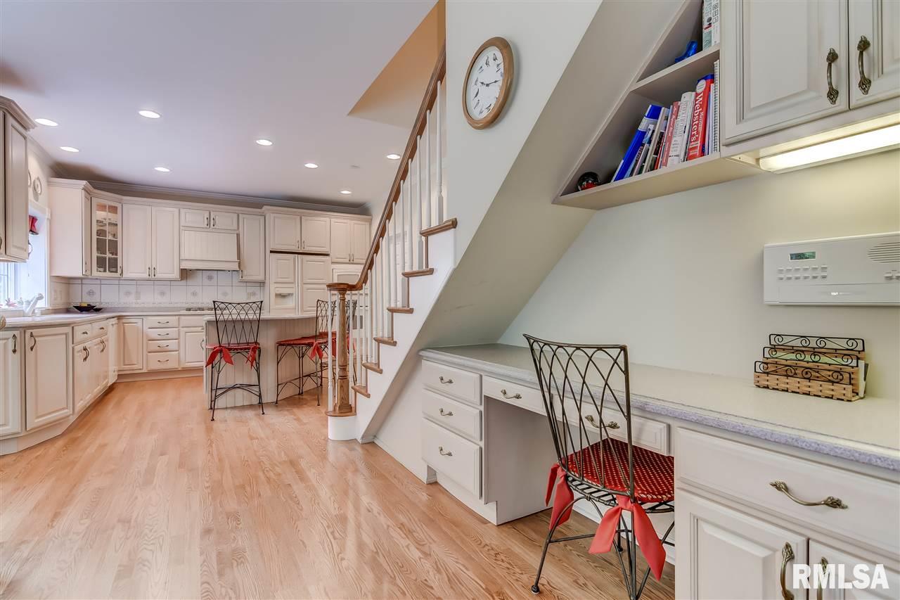 4009 Surry Pl Lane Springfield, IL 62711 - Photo 9 of 36