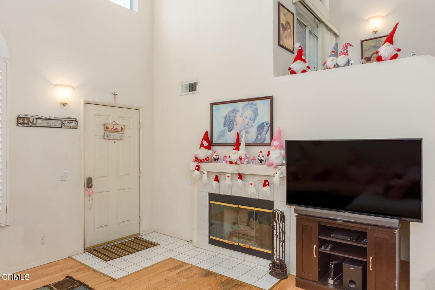 751 Kingfisher Way Oxnard, CA 93030 - Photo 5 of 22 a view of a livingroom with furniture and a flat screen tv