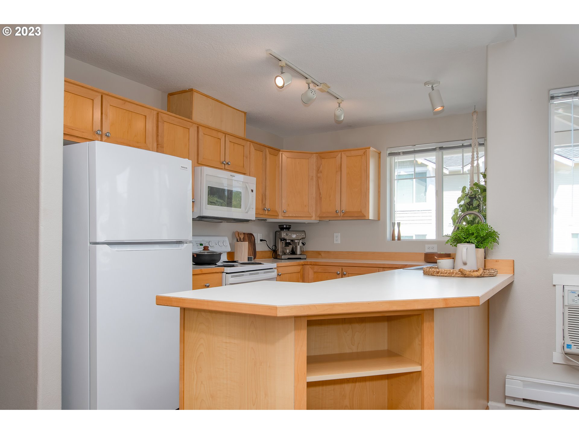 14735 Southwest Beard Road, Unit 203 Beaverton, OR 97007 - Photo 11 of 32 Gallery Image 11