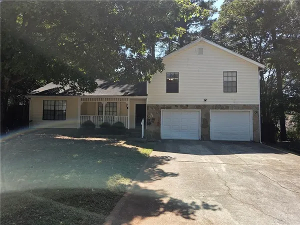 $189,900 | 943 Lake Dr Court, Stone Mountain, GA 30088